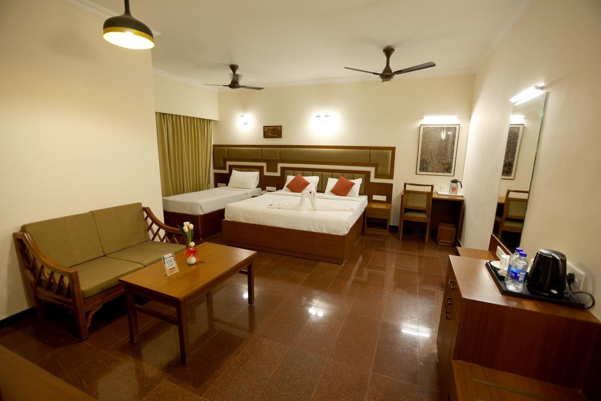 Breeze Residency Hotell Tiruchirappalli Eksteriør bilde